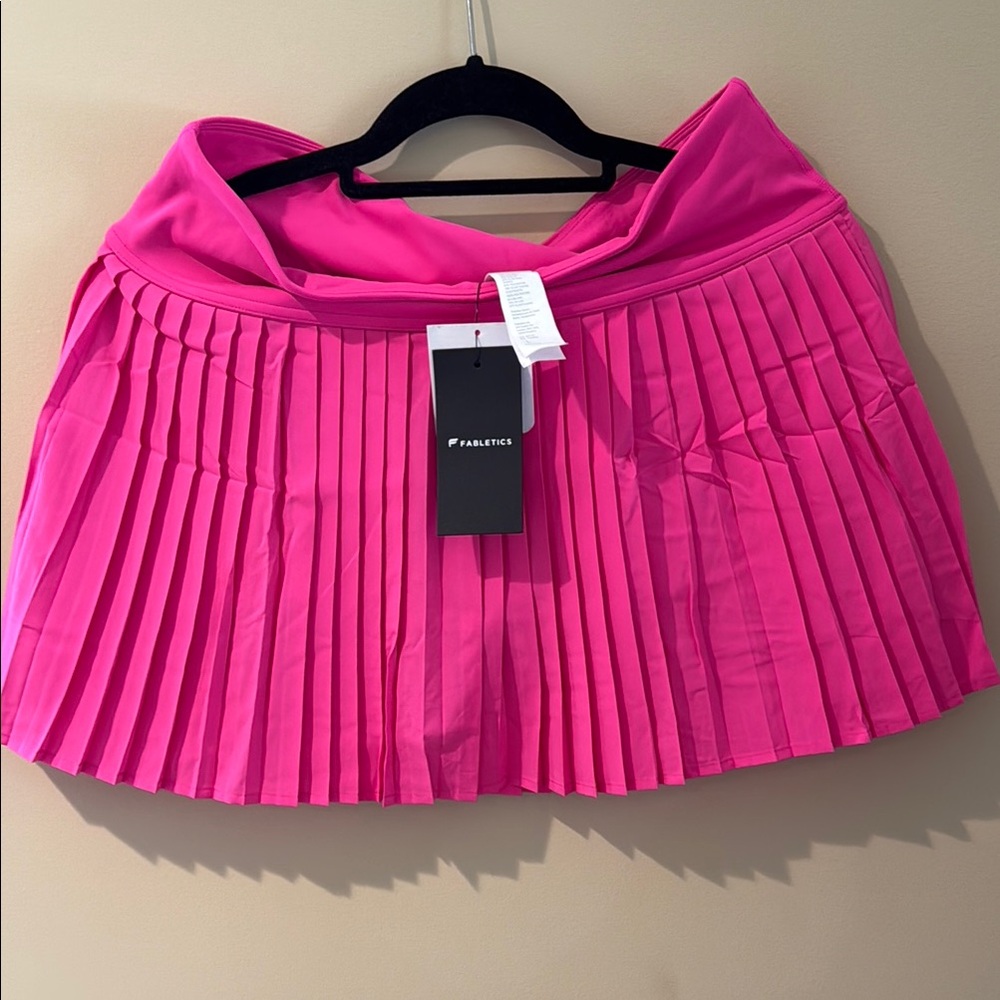 Fabletics Pink Pleated Women's Skort with Ribbed Crop Top